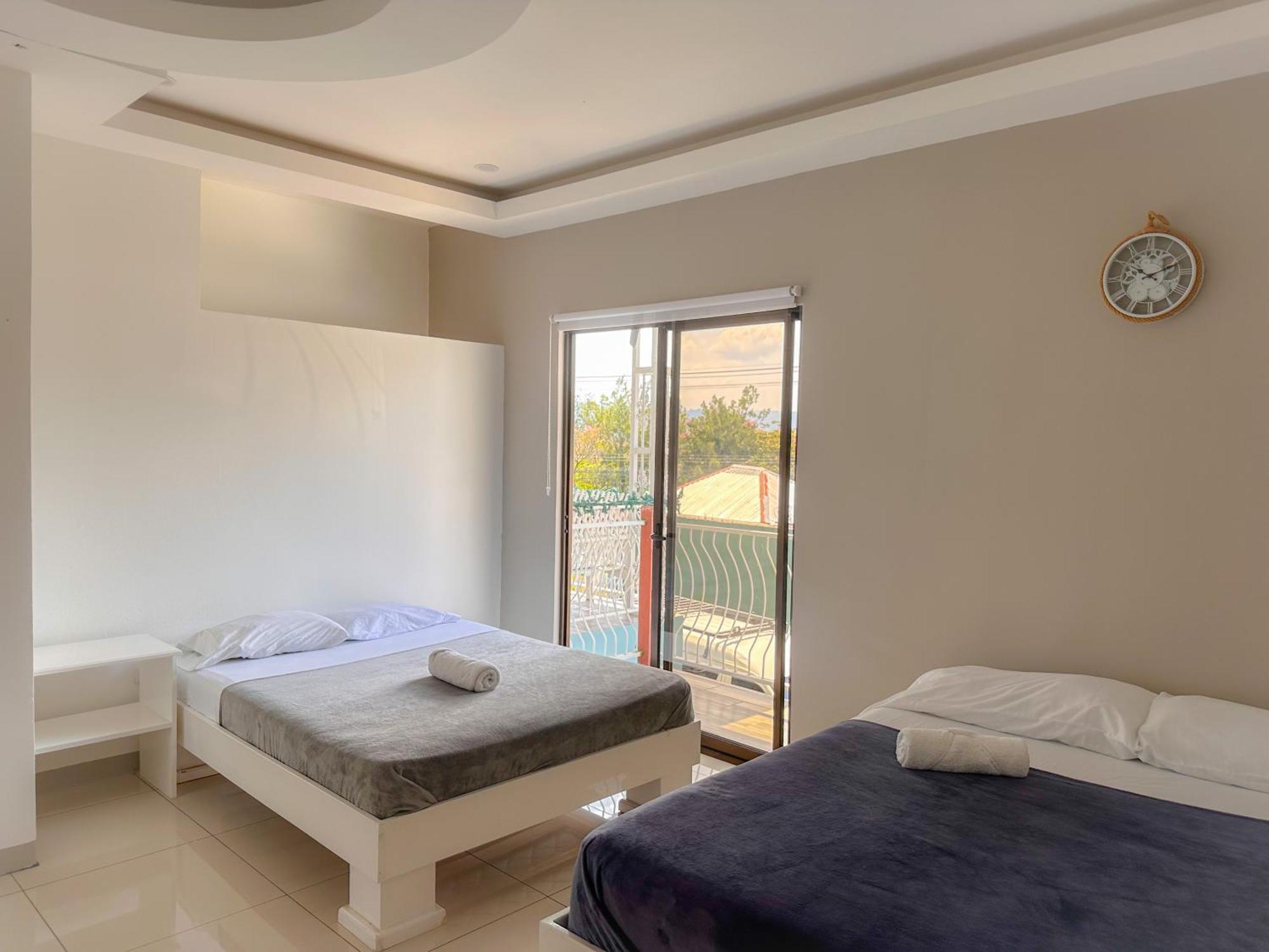 Casa Garitas Guesthouse & Car Rental - Free Sjo Airport Shuttle Río Segundo Eksteriør billede