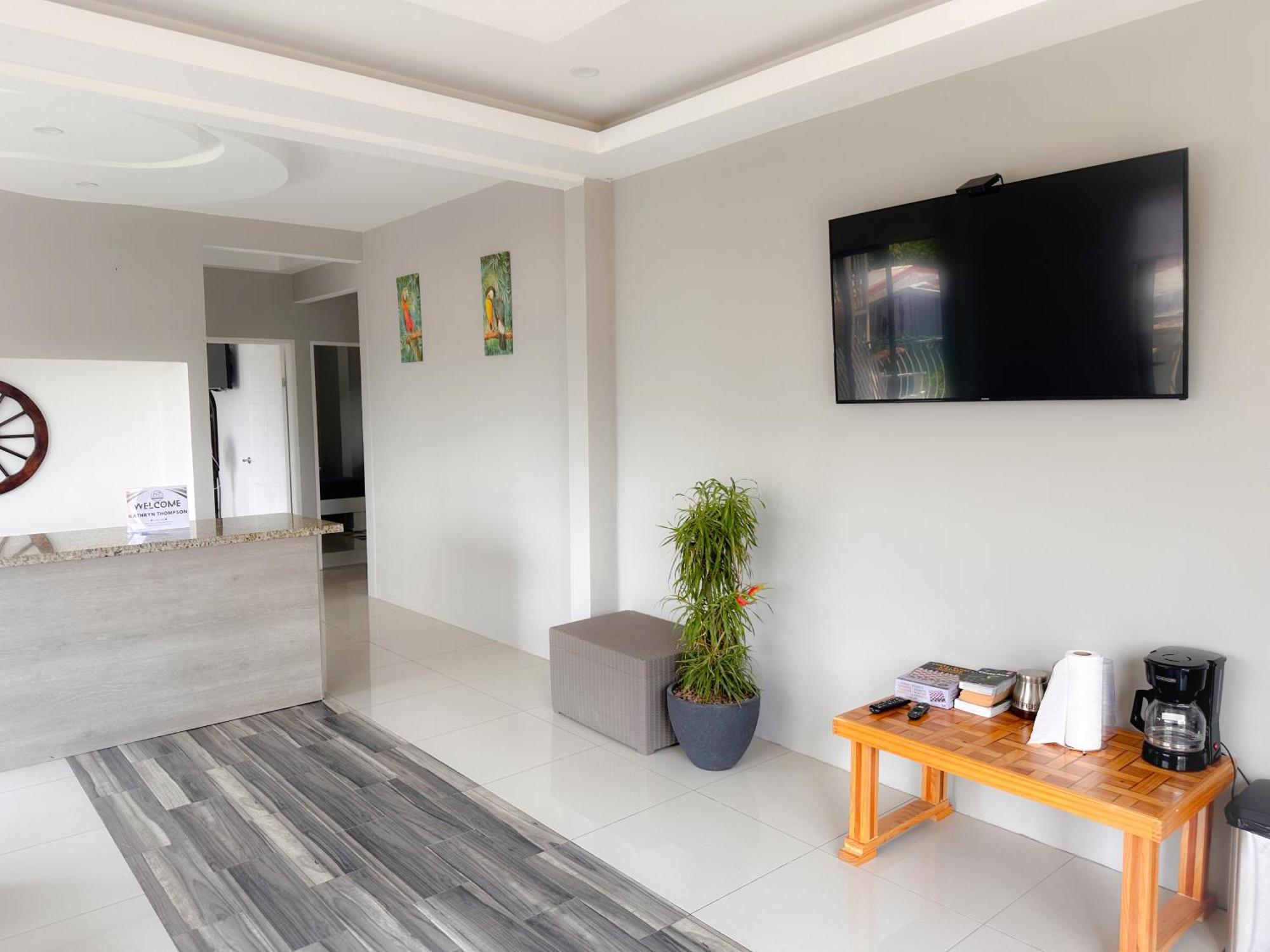 Casa Garitas Guesthouse & Car Rental - Free Sjo Airport Shuttle Río Segundo Eksteriør billede